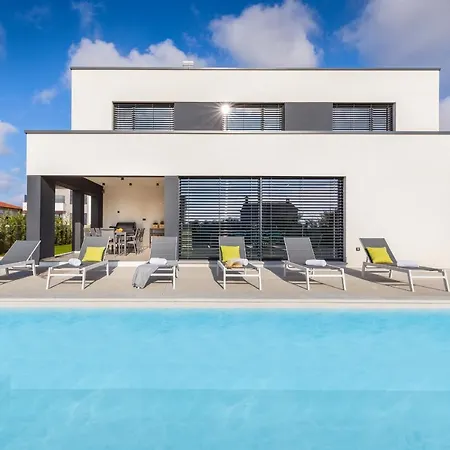 Amazing Private Villa With Outdoor Swimming Pool In Vodnjan Exterior photo